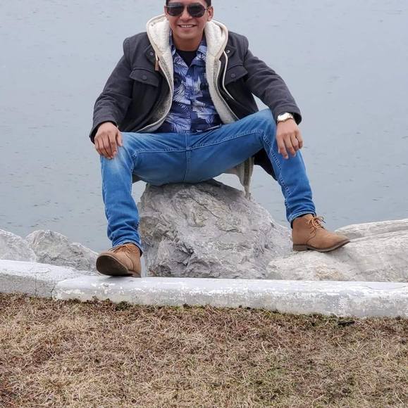 Meet your Posher, Luis - Picture 1 of 1